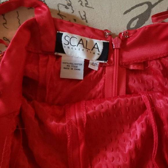 Dress - Picture 6 of 6